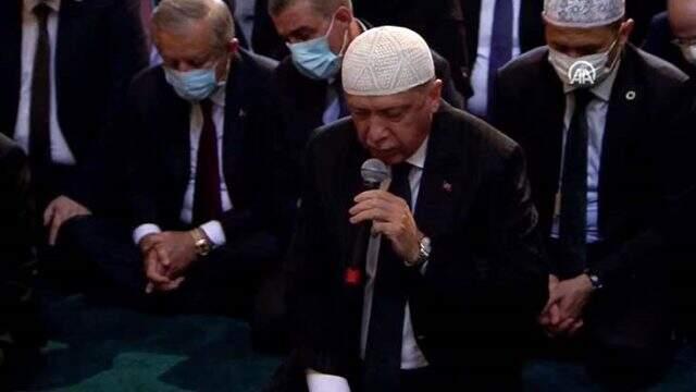 Son Dakika: Ayasofya Camii'nde 86 yıl sonra ilk namaz kılınıyor Son Dakika: Ayasofya Camii'nde 86 yıl sonra ilk namaz kılınıyor