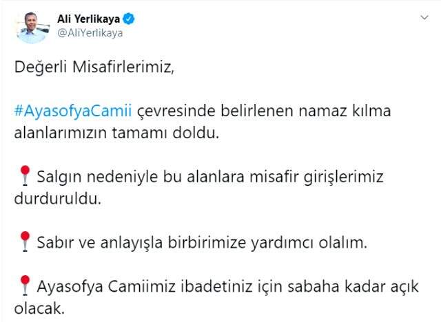 Son Dakika: Ayasofya Camii'nde kılınacak cuma namazı için belirlenen alanlar doldu, girişler durduruldu