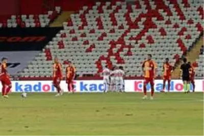 Süper Lig: Fraport TAV Antalyaspor: 1 - Galatarasaray: 0 (İlk yarı) Süper Lig: Fraport TAV Antalyaspor: 1 - Galatarasaray: 0 (İlk yarı)