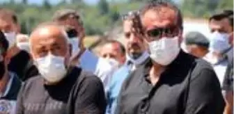 Danilo Di Luca: Ünlü şef Mehmet Yalçınkaya'nın acı günü! Babasını son yolculuğuna uğurladı Danilo Di Luca: Ünlü şef Mehmet Yalçınkaya'nın acı günü! Babasını son yolculuğuna uğurladı