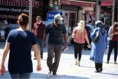 Vaka sayılarının arttığı Kayseri'de vatandaşlar 'maske' takmayanlardan dertli Vaka sayılarının arttığı Kayseri'de vatandaşlar 'maske' takmayanlardan dertli