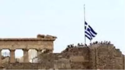Yunanistan'da Ayasofya matemi! Bayraklar yarıya indirildi, her yerden çan sesleri geliyor Yunanistan'da Ayasofya matemi! Bayraklar yarıya indirildi, her yerden çan sesleri geliyor