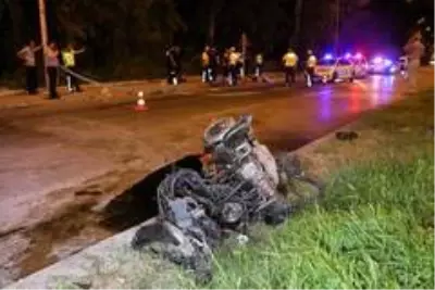 Adana'da feci kaza: 2 ölü, 3 yaralı Adana'da feci kaza: 2 ölü, 3 yaralı