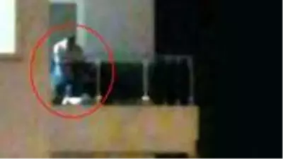 Eşinin balkonda darp ettiği kadın, kocasından şikayetçi olmadı Eşinin balkonda darp ettiği kadın, kocasından şikayetçi olmadı