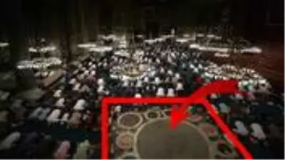 Ayasofya kararına tepki gösteren Avrupalıyı utandıracak hassasiyet! Hristiyanlar için kutsal bölge, halıyla kaplanmadı Ayasofya kararına tepki gösteren Avrupalıyı utandıracak hassasiyet! Hristiyanlar için kutsal bölge, halıyla kaplanmadı