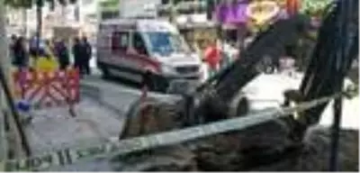 İş makinesinin kepçesi altında kalan talihsiz işçi feci şekilde can verdi İş makinesinin kepçesi altında kalan talihsiz işçi feci şekilde can verdi