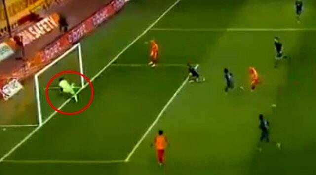 Düşme hattında bulunan Kayserispor'un Trabzonspor maçında attığı net gol verilmedi Düşme hattında bulunan Kayserispor'un Trabzonspor maçında attığı net gol verilmedi