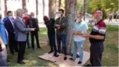 ERZİNCAN Vali Makas maske takmayan gençleri uyardı ERZİNCAN Vali Makas maske takmayan gençleri uyardı
