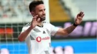 Gökhan Gönül, Fenerbahçe'yle 800 bin euro karşılığında anlaştı Gökhan Gönül, Fenerbahçe'yle 800 bin euro karşılığında anlaştı