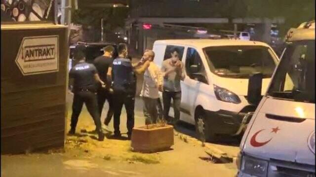 Maltepe'de bir kafeye ihbara giden polislere ateş açıldı: 10 gözaltı Maltepe'de bir kafeye ihbara giden polislere ateş açıldı: 10 gözaltı