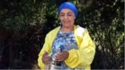 Oğlu için 2 kovanla arıcılığa başlayan anne, 2 yılda 200 kovana ulaştı Oğlu için 2 kovanla arıcılığa başlayan anne, 2 yılda 200 kovana ulaştı