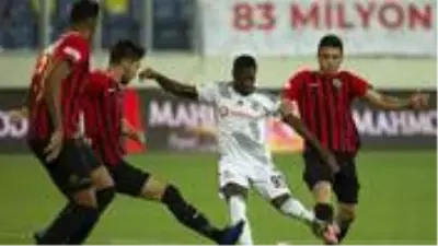 Son Dakika: Beşiktaş, deplasmanda Gençlerbirliği'ni 3-0 mağlup etti ve sezonu 3. sırada bitirdi. Son Dakika: Beşiktaş, deplasmanda Gençlerbirliği'ni 3-0 mağlup etti ve sezonu 3. sırada bitirdi.