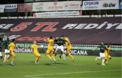 Süper Lig: Denizlispor: 0 MKE Ankaragücü: 0 (İlk yarı) Süper Lig: Denizlispor: 0 MKE Ankaragücü: 0 (İlk yarı)