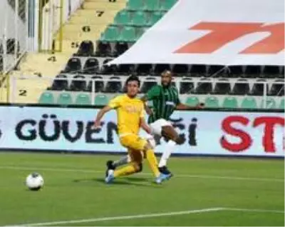 Süper Lig: Denizlispor: 0 MKE Ankaragücü: 0 (İlk yarı) Süper Lig: Denizlispor: 0 MKE Ankaragücü: 0 (İlk yarı)