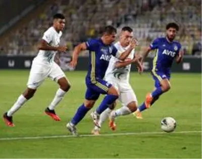 Süper Lig: Fenerbahçe: 1 Çaykur Rizespor: 0 (İlk yarı)