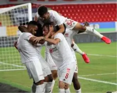 Süper Lig: Göztepe: 3 Sivasspor: 1 (Maç sonucu) Süper Lig: Göztepe: 3 Sivasspor: 1 (Maç sonucu)