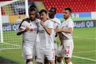 Süper Lig: Göztepe: 3 Sivasspor: 1 (Maç sonucu) Süper Lig: Göztepe: 3 Sivasspor: 1 (Maç sonucu)