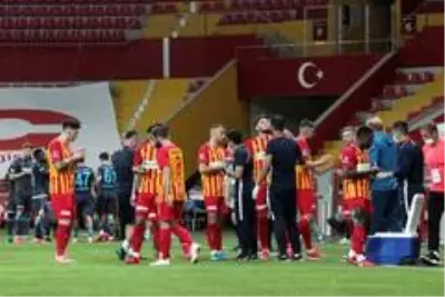 Süper Lig: Kayserispor: 0 Trabzonspor: (İlk yarı) Süper Lig: Kayserispor: 0 Trabzonspor: (İlk yarı)