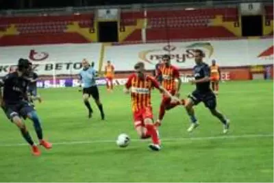 Süper Lig: Kayserispor: 0 Trabzonspor: (İlk yarı) Süper Lig: Kayserispor: 0 Trabzonspor: (İlk yarı)
