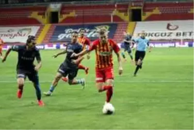 Süper Lig: Kayserispor: 0 Trabzonspor: (İlk yarı) Süper Lig: Kayserispor: 0 Trabzonspor: (İlk yarı)