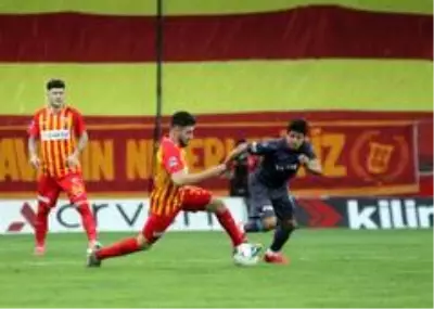 Süper Lig: Kayserispor: 1 Trabzonspor: 2 (Maç sonucu) Süper Lig: Kayserispor: 1 Trabzonspor: 2 (Maç sonucu)