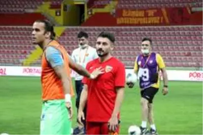 Süper Lig: Kayserispor: 1 Trabzonspor: 2 (Maç sonucu) Süper Lig: Kayserispor: 1 Trabzonspor: 2 (Maç sonucu)