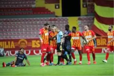 Süper Lig: Kayserispor: 1 Trabzonspor: 2 (Maç sonucu) Süper Lig: Kayserispor: 1 Trabzonspor: 2 (Maç sonucu)