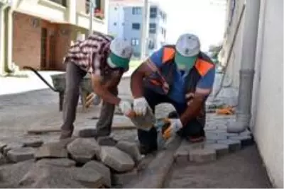 Tepebaşı'nda kaldırım ve yol çalışmaları Tepebaşı'nda kaldırım ve yol çalışmaları