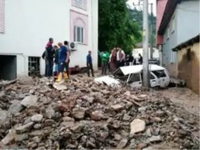 3 saatlik sel ve dolunun zararı 227 milyon lira oldu 3 saatlik sel ve dolunun zararı 227 milyon lira oldu