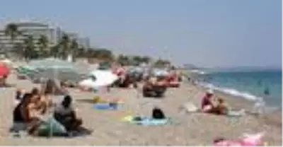 Antalya'da deniz suyu, havadan sıcak Antalya'da deniz suyu, havadan sıcak