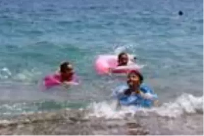 Antalya'da deniz suyu, havadan sıcak Antalya'da deniz suyu, havadan sıcak