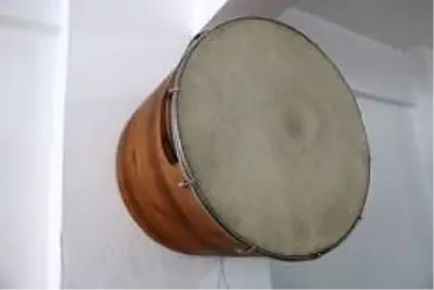 Asma davulun son çırağı mesleğini ayakta tutmaya çalışıyor Asma davulun son çırağı mesleğini ayakta tutmaya çalışıyor