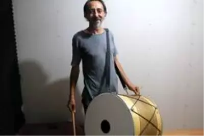 Asma davulun son çırağı mesleğini ayakta tutmaya çalışıyor Asma davulun son çırağı mesleğini ayakta tutmaya çalışıyor