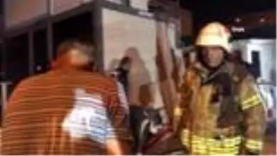 Ataşehir'de işçilerin kaldığı konteynerde korkutan yangın Ataşehir'de işçilerin kaldığı konteynerde korkutan yangın