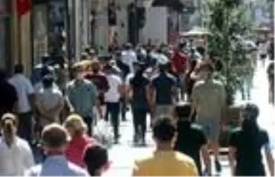 Bayram öncesi İstiklal Caddesi'nde yoğunluk! Maskesizler çoğunluktaydı Bayram öncesi İstiklal Caddesi'nde yoğunluk! Maskesizler çoğunluktaydı