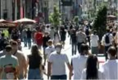 Bayram öncesi İstiklal Caddesi'nde yoğunluk! Maskesizler çoğunluktaydı Bayram öncesi İstiklal Caddesi'nde yoğunluk! Maskesizler çoğunluktaydı
