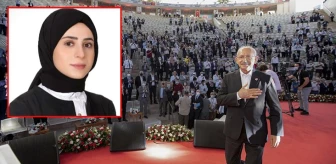 CHP'de ilk kez başörtülü bir isim Parti Meclisi için aday oldu