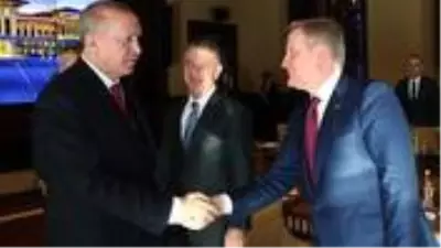 Cumhurbaşkanı Erdoğan'ın giydiği Başakşehir forması emekli edildi Cumhurbaşkanı Erdoğan'ın giydiği Başakşehir forması emekli edildi