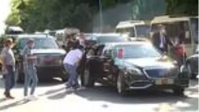Cumhurbaşkanı Erdoğan, Tarabya'daki minibüsçülerle sohbet etti Cumhurbaşkanı Erdoğan, Tarabya'daki minibüsçülerle sohbet etti
