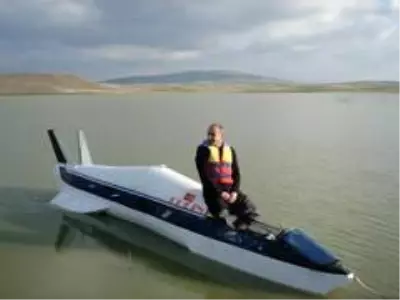 Denizde gidebilen yüksek hızlı araç yaptı, köylüler 'füze gördük' ihbarında bulundu Denizde gidebilen yüksek hızlı araç yaptı, köylüler 'füze gördük' ihbarında bulundu