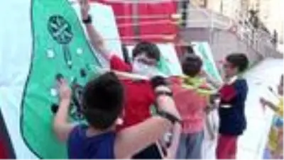 Gökdelenlerin gölgesinde ok atıyorlar Gökdelenlerin gölgesinde ok atıyorlar