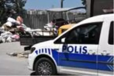 İzmir'de pompalı tüfekle saldırı: 2 yaralı İzmir'de pompalı tüfekle saldırı: 2 yaralı