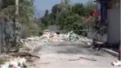 İZMİR İzmir'de pompalı tüfekle saldırı 2 yaralı İZMİR İzmir'de pompalı tüfekle saldırı 2 yaralı