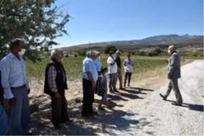 Manisa'da 5 farklı ekip 800 kilometrelik asfalt hedefi için çalışıyor Manisa'da 5 farklı ekip 800 kilometrelik asfalt hedefi için çalışıyor