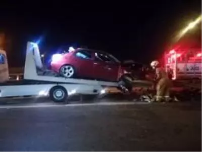 Otomobil bariyere ok gibi saplandı: 1 ölü Otomobil bariyere ok gibi saplandı: 1 ölü