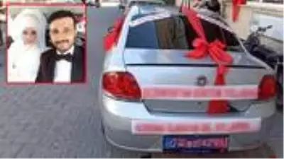 Gelin arabasının arkasındaki yazı görenleri güldürdü Gelin arabasının arkasındaki yazı görenleri güldürdü