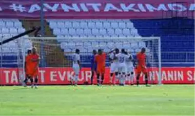 Süper Lig: Kasımpaşa: 2 Medipol Başakşehir: 0 (İlk yarı)