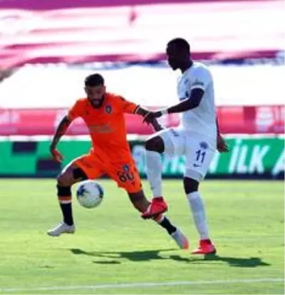 Süper Lig: Kasımpaşa: 2 Medipol Başakşehir: 0 (İlk yarı)