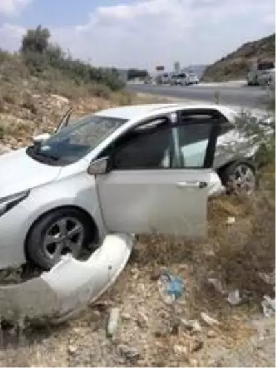 Tarsus'ta trafik kazası: 4 yaralı Tarsus'ta trafik kazası: 4 yaralı