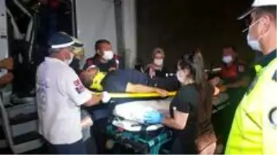 Tem otoyolunda iki tır çarpıştı: 1 yaralı Tem otoyolunda iki tır çarpıştı: 1 yaralı